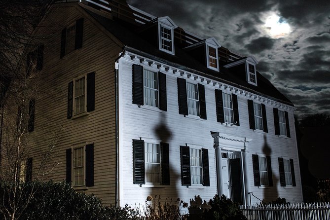 Salem Ghosts: Witches, Warlocks, & Hauntings - Sum Up