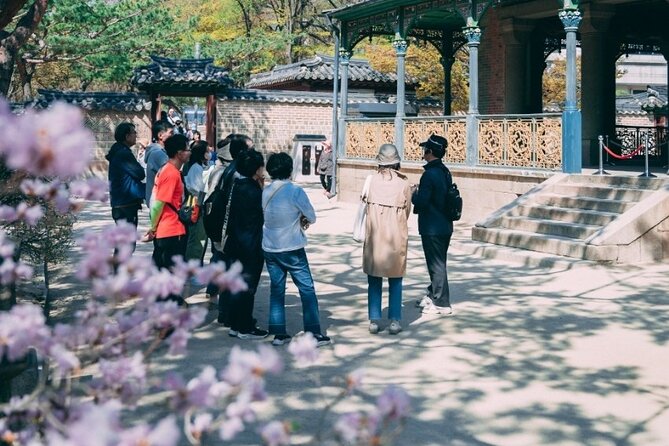 Seoul Spectrum: Walking Through Koreas Rich Heritage - Must-Visit Landmarks in Seoul