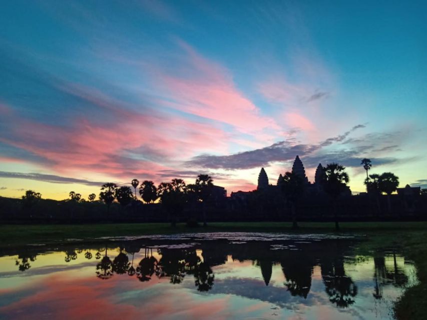 Siem Reap: Angkor Wat Sunrise Bike Tour With Breakfast - Booking Details