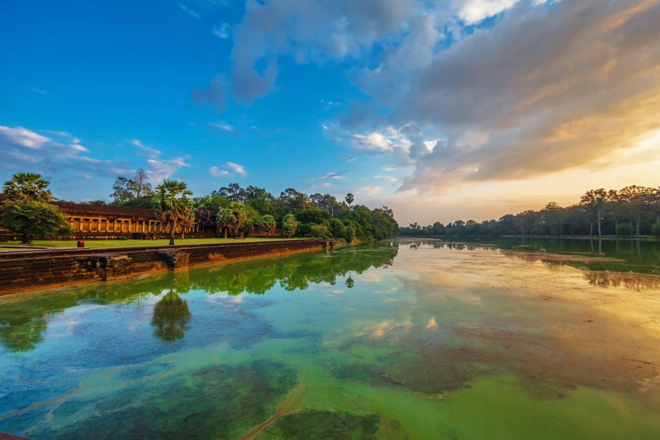 Siem Reap: Sunrise at Angkor Wat and Champagne Breakfast - Location and Details