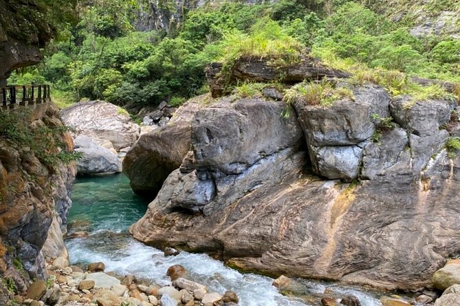 Taroko Gorge Day Tour From Taipei by Car - Expert Guide Insights