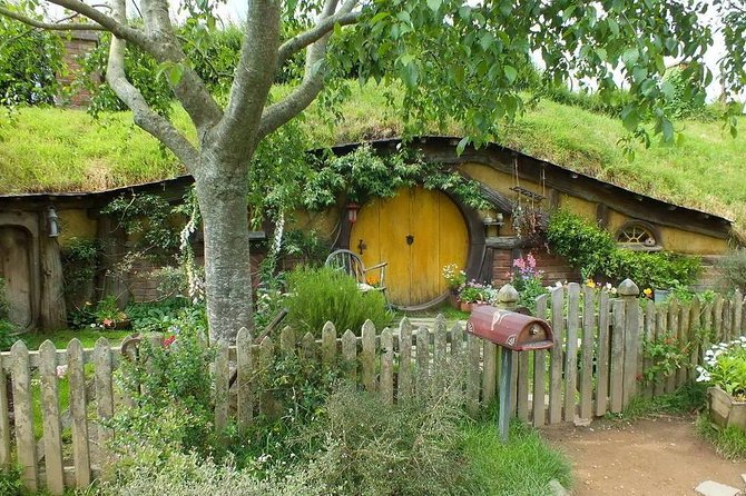 Tauranga - Hobbiton -Rotorua : Movie Set & Geysers: Private Tour. - Additional Tour Details