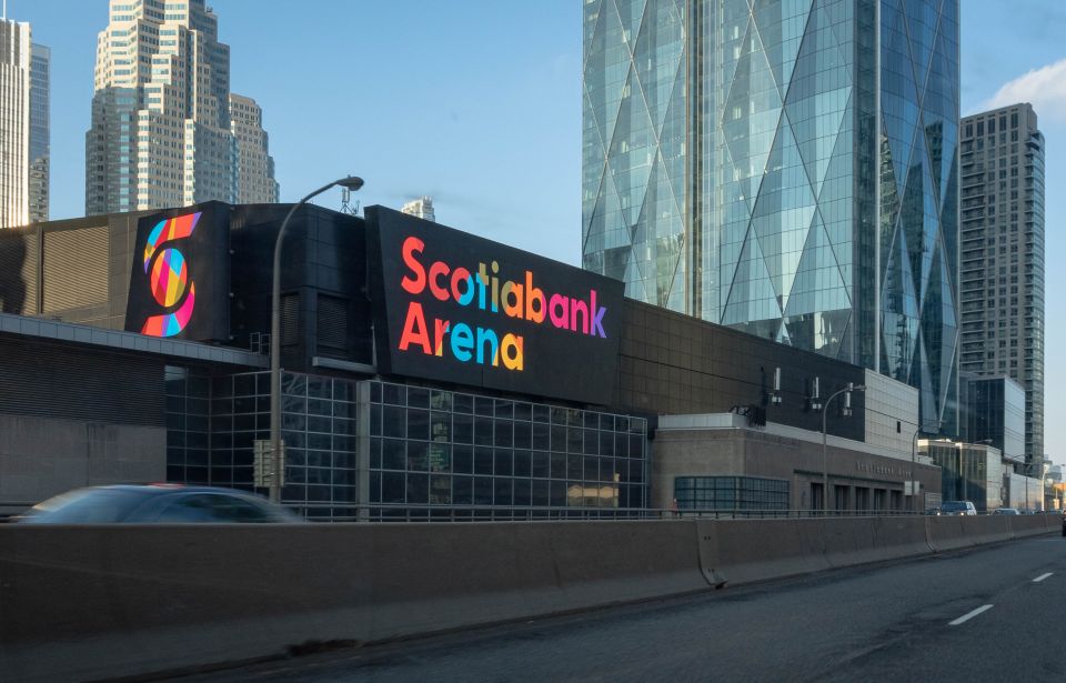 Toronto: Toronto Maple Leafs Game Ticket at Scotiabank Arena - Gift Options