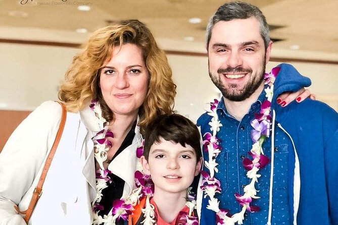 Traditional Airport Lei Greeting on Honolulu Oahu - Directions for Lei Greeting