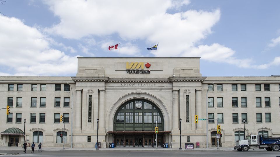 Winnipeg: Wealthy Beginnings Audio Walking Tour - Directions