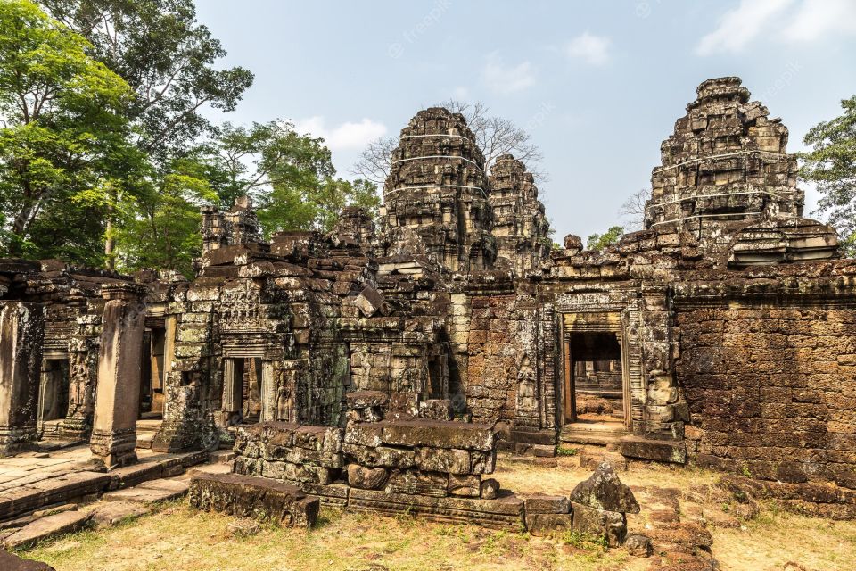 Angkor Wat: Small Circuit Tour by Car With English Guide - Booking Flexibility and Private Tours