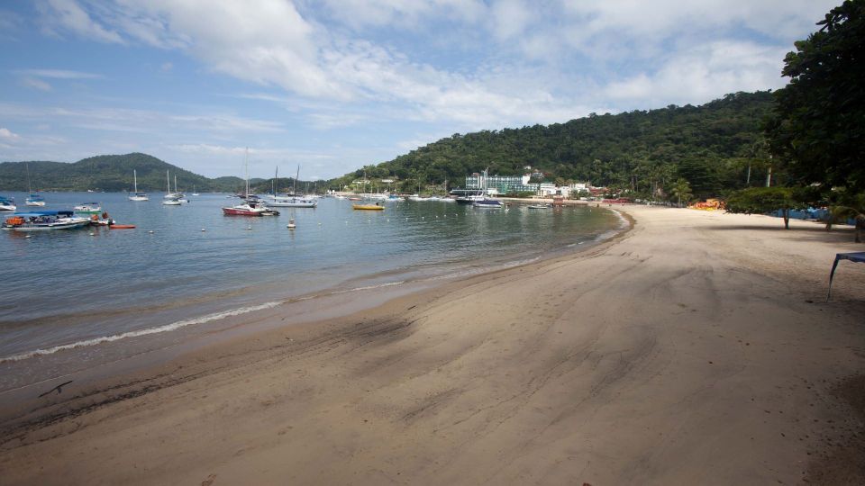 Angra Dos Reis: Boat Tour in Ilha Grande and Lagoa Azul - Background