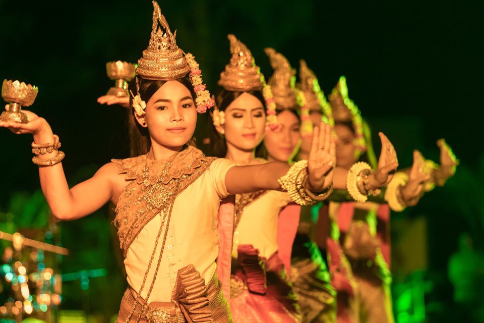 Apsara Dance Show With Dinner by Tuk-Tuk Roundtrip Transfer - Common questions