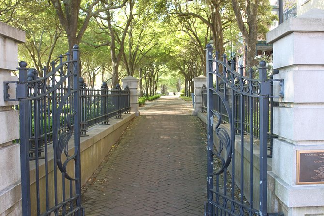 Charleston History Tour Including Rainbow Row, Colonial Lake - Common questions