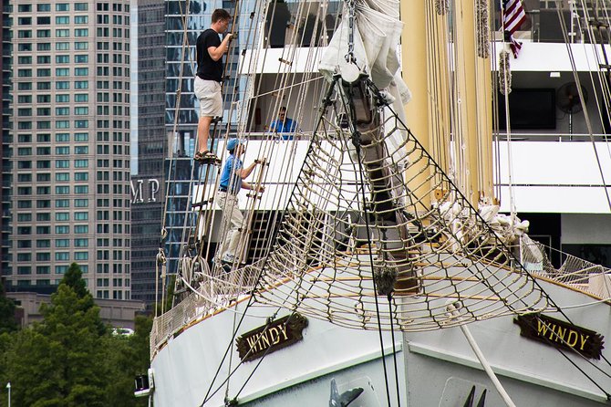 Chicago Skyline Tall Ship Sightseeing Cruise - Directions