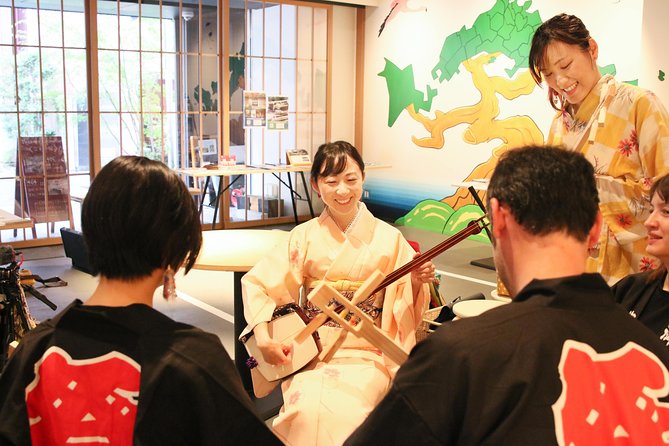 Easy for Everyone! Now You Can Play Handmade Mini Shamisen and Show off to Everyone! Musical Instrum - Common questions