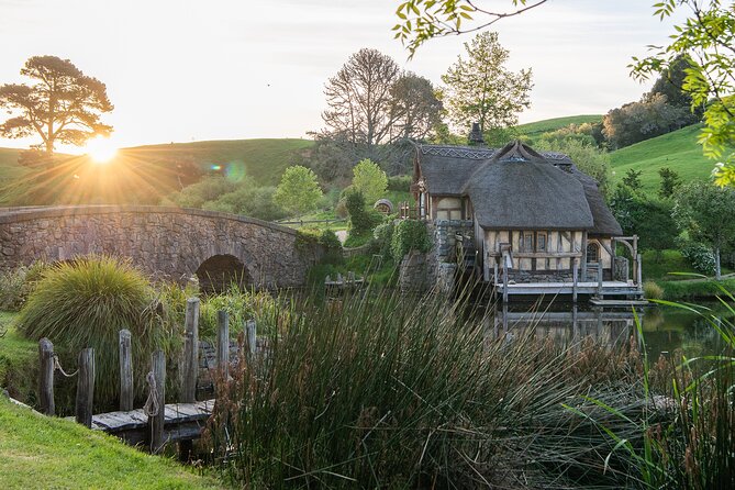 Hobbiton Movie Set Banquet Experience Private Tour From Auckland - Sum Up