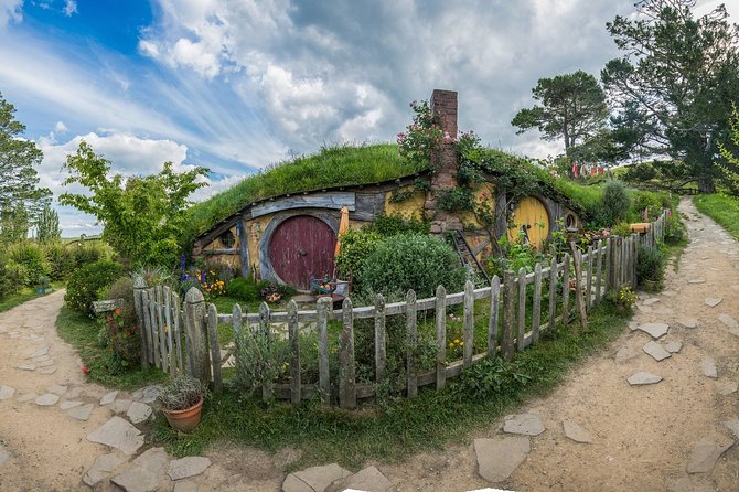 Hobbiton Movie Set Small Group Fully Guided Day Tour From Auckland - Common questions