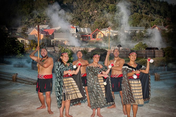 Hobbiton & Rotorua Living Māori Village Private Tour Ex-Auckland - Tour Schedule