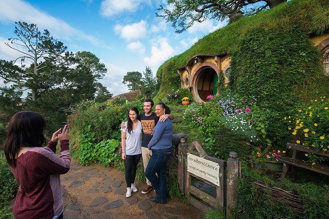 Hobbiton & Waitomo Caves Small Group Tour From Auckland - Tour Itinerary Overview