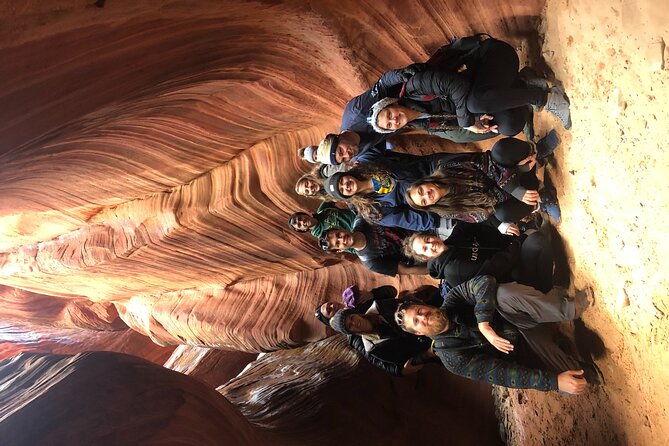Kanab: Small-Group Peek-A-Boo Hiking Tour  - Zion National Park - Guide Expertise