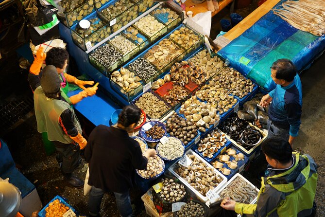 Korean Market Adventure With Chef Yie - Noryangjin Fish Market - Market Exploration