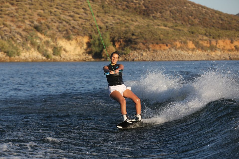 Los Angeles: Wakeboarding, Wakesurfing and Tubing - Lake Experience