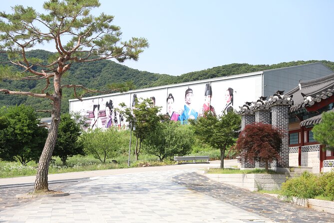 MBC Dae Jang Geum Park and Palace in Hanbok Tour - Minimum Traveler Requirement and Rescheduling