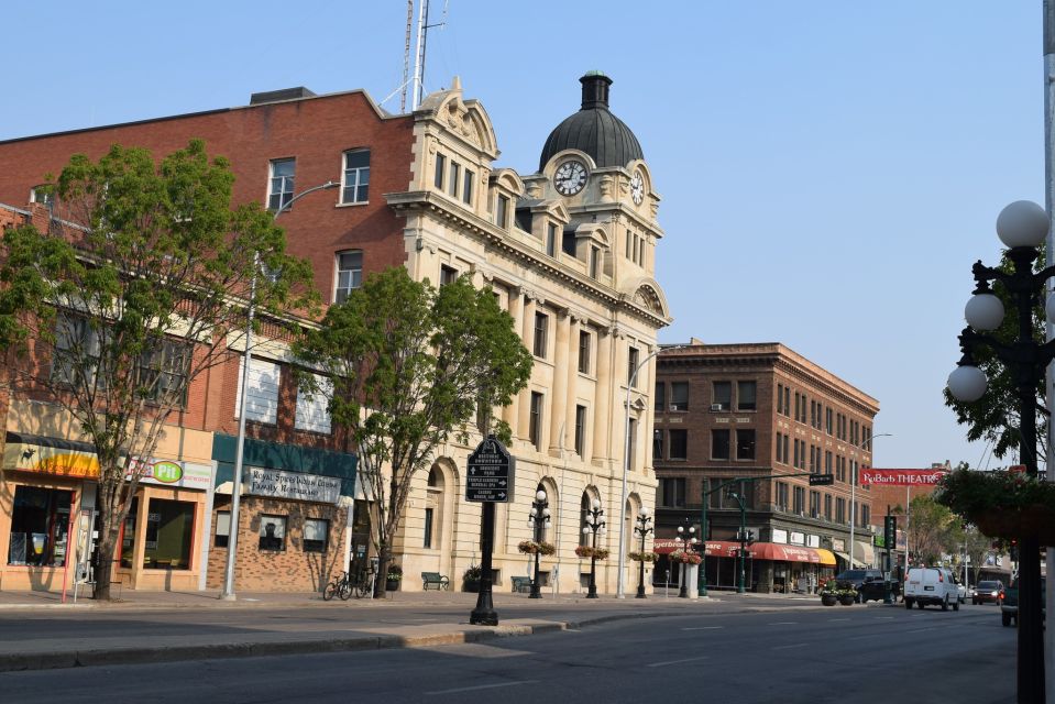 Moose Jaw: City Highlights Smartphone Walking Tour - Key Points
