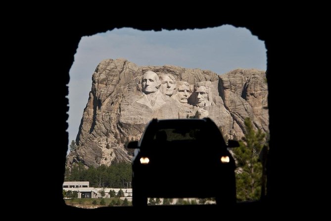 Mount Rushmore and Black Hills Bus Tour With Live Commentary - Mt. Rushmore and Crazy Horse Memorial