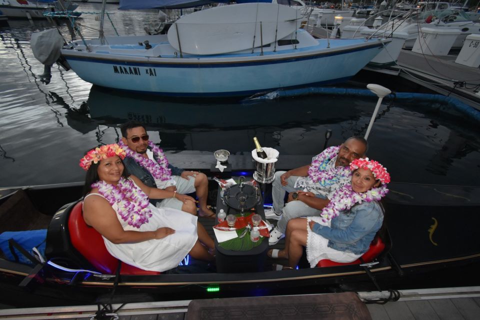 Oahu: Fireworks Cruise - Ultimate Luxury Gondola With Drinks - Parking and Signage Information
