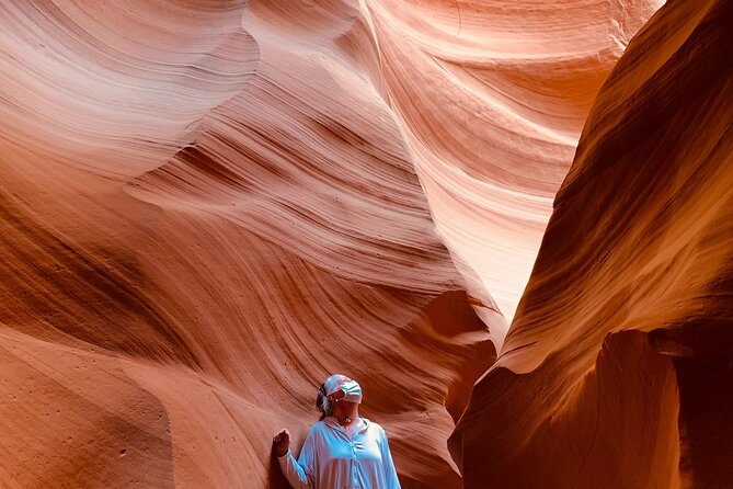 Private to Antelope Canyon and Horseshoe Bend in Luxury Car Tour - Guide Expertise and Insights