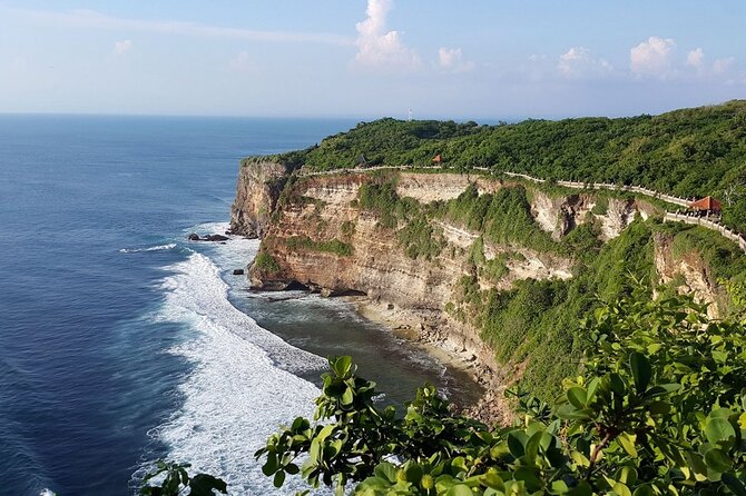 Private Tour Bali Beaches and Uluwatu Temple With Dinner - Visit to Uluwatu Temple