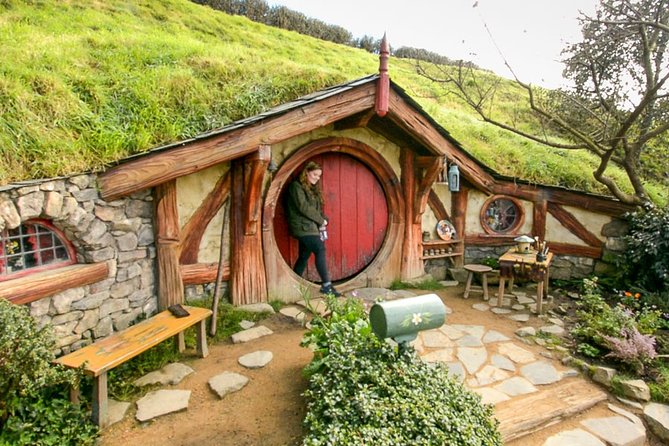 Rotorua to Auckland via Hobbiton Movie Set Tour - One Way - Additional Details