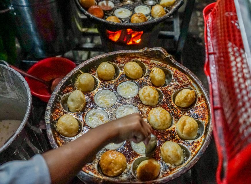 Siem Reap: Evening Food Tour - Inclusive 10 Local Tastings - Guide and Language