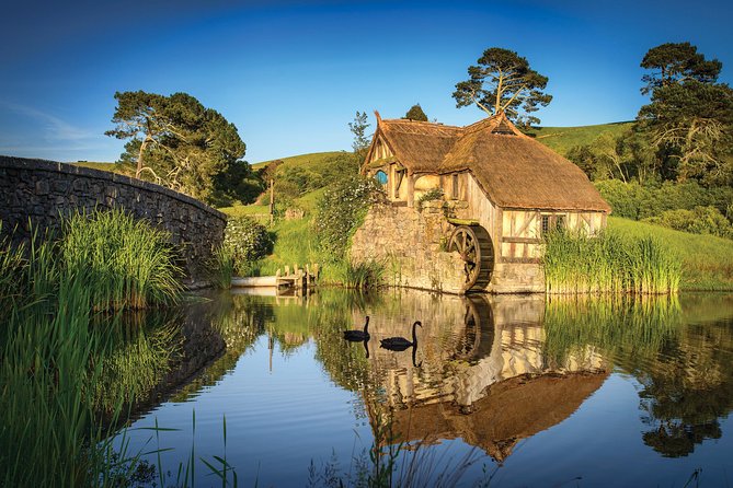 Small-Group Hobbiton Movie Set Tour From Auckland With Lunch - Dining Experience