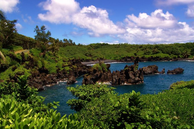 Small-Group Road to Hana Luxury Tour - Common questions