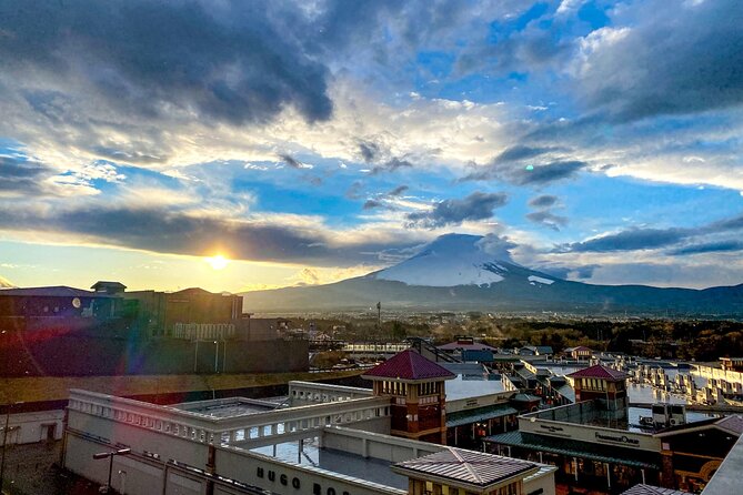 Tokyo to Mt Fuji, Oshino Hakkai: 1-Day Group Tour and Shopping - Common questions