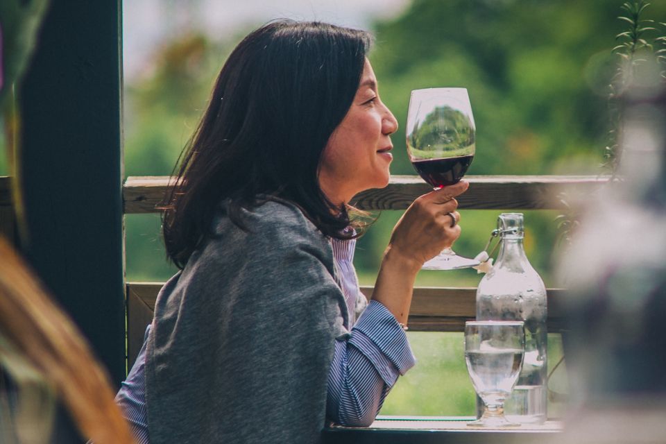 Toronto: Niagara Wineries Tasting Tour & Optional Lunch - Enjoy Free Time for Lunch