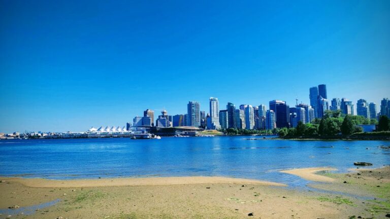 Vancouver Marvels: Private Day Tour Exploring 15 Attractions