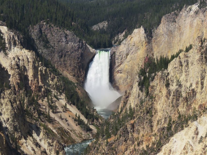 West Yellowstone: Yellowstone Day Tour Including Entry Fee - Notable Attractions and Wildlife Encounters