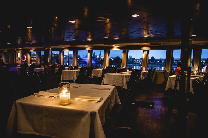 2.5-hour Dinner Cruise on Willamette River - Common questions