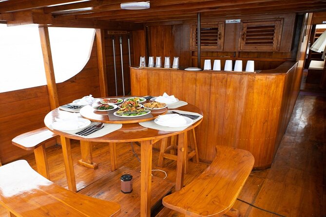 3-Day Komodo Private Phinisi Cruise for up to 4 People  - Labuan Bajo - Common questions