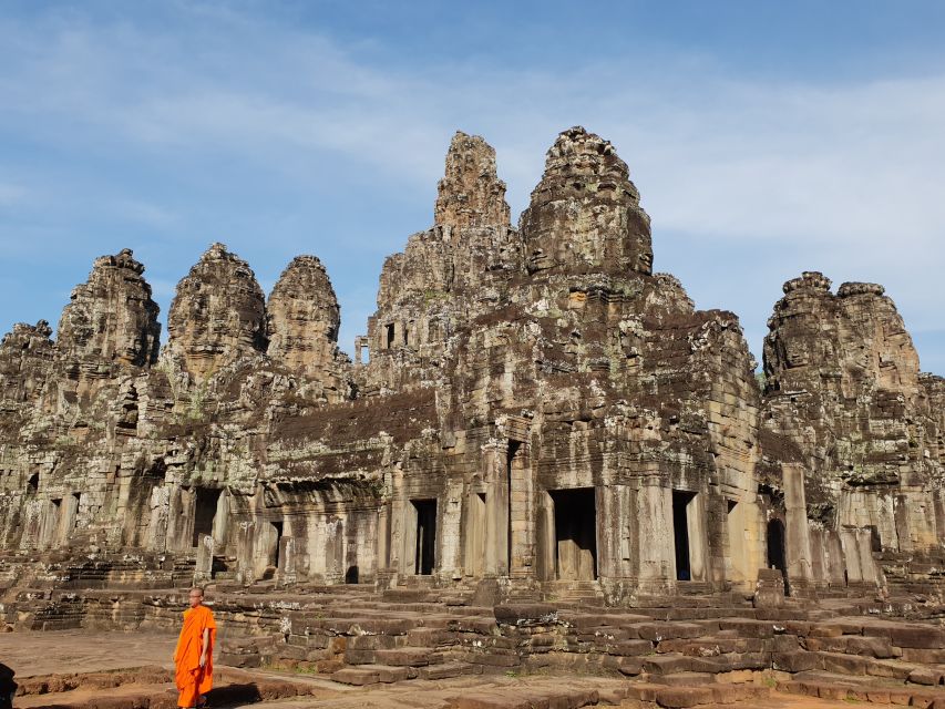 Angkor Sunrise, Taprohm and Angkor Thom. - Common questions