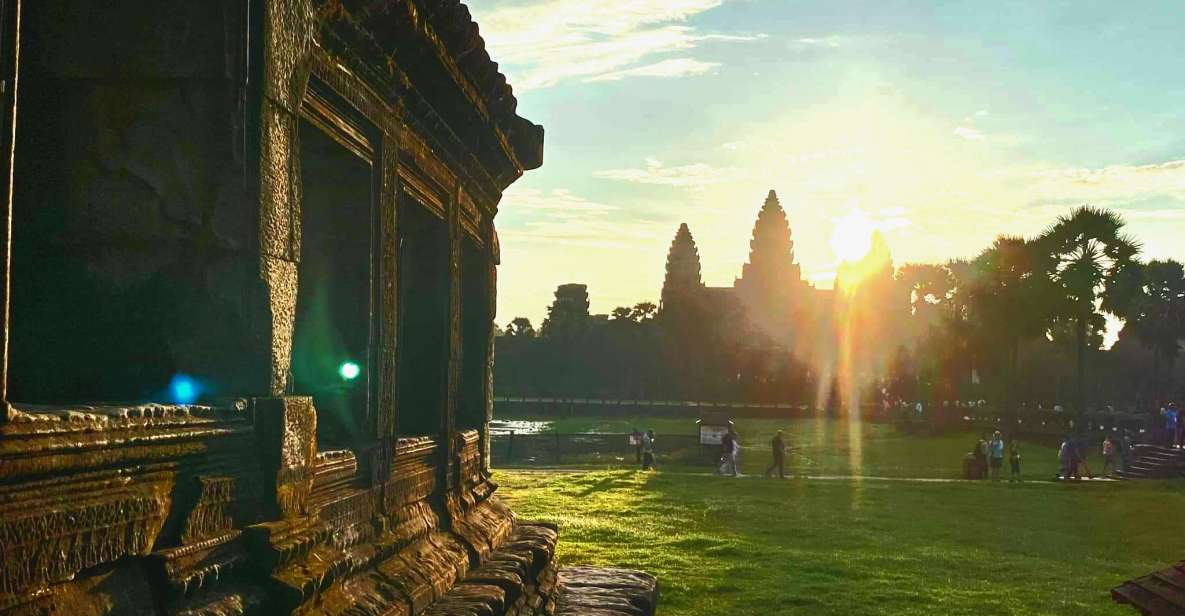 Angkor Wat Sunrise With Small Group - Live Tour Guide and Language
