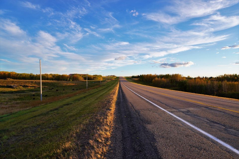 Between Moose Jaw & Alberta: a Smartphone Audio Driving Tour - Audio Tour Description
