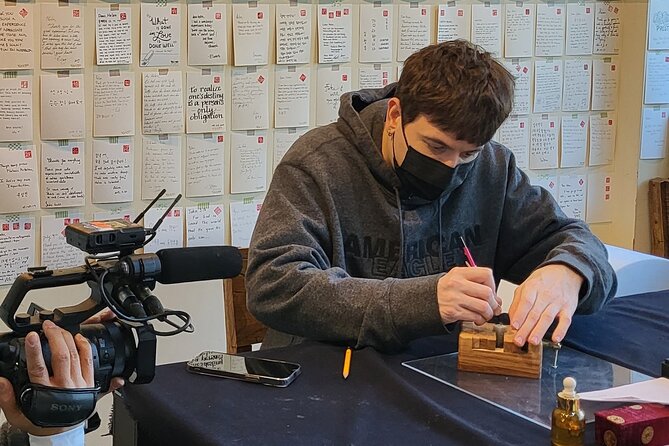 Carving a Korean Stone Seal With a Craftswoman in Insadong - Common questions