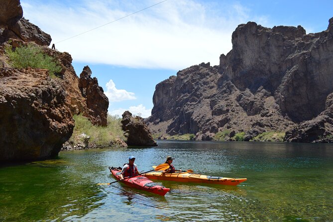 Emerald Cave Kayak Tour With Shuttle and Lunch