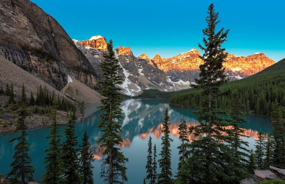 From Canmore/Banff: Sunrise at Moraine Lake - Guided Shuttle - Amenities Provided