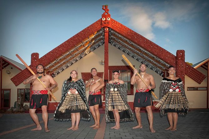 Hobbiton & Rotorua Living Māori Village Private Tour Ex-Auckland - Booking Instructions