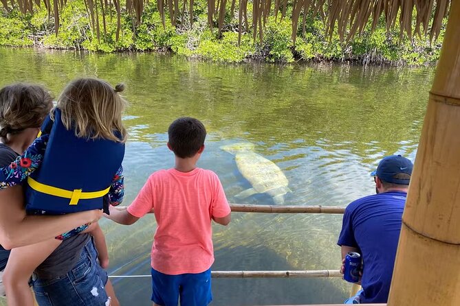 Key Largo Floating Tiki Bar Cruise With Music Options - Food and Beverage Offerings