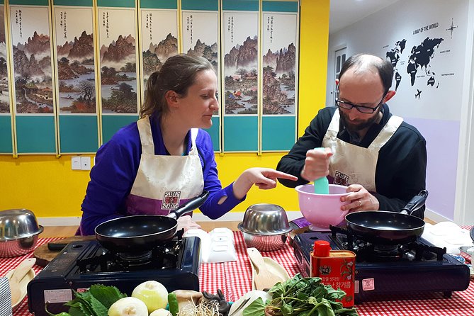 Korean Cooking Class With Full-Course Meal & Local Market Tour in Seoul - Traveler Logistics