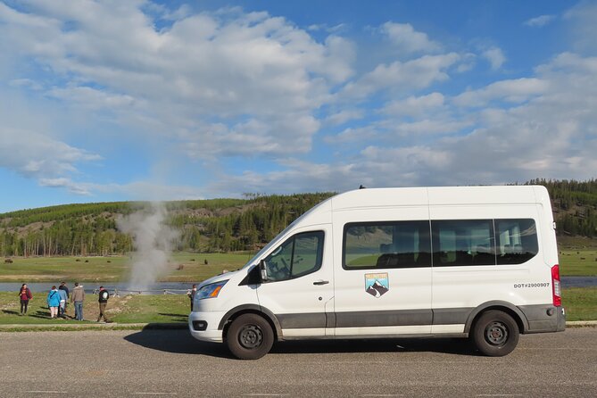 Lower Loop Van Tour From West Yellowstone: Grand Prismatic and Old Faithful - Lunch Inclusion and Park Activities