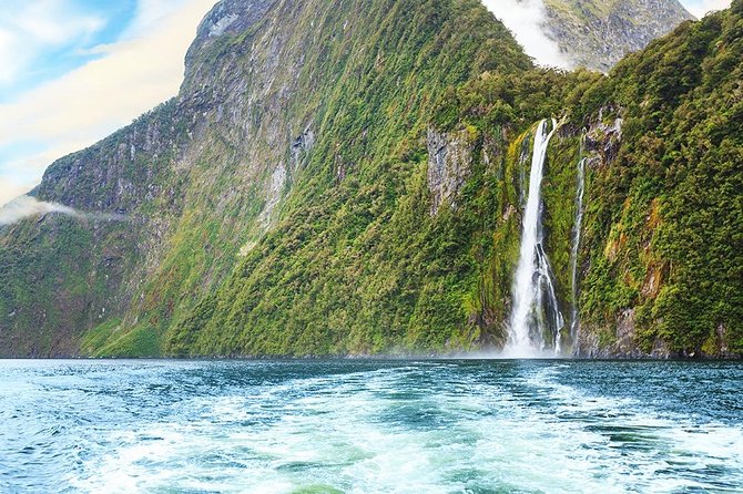 Premium Milford Sound Small Group Tour From Queenstown - Common questions