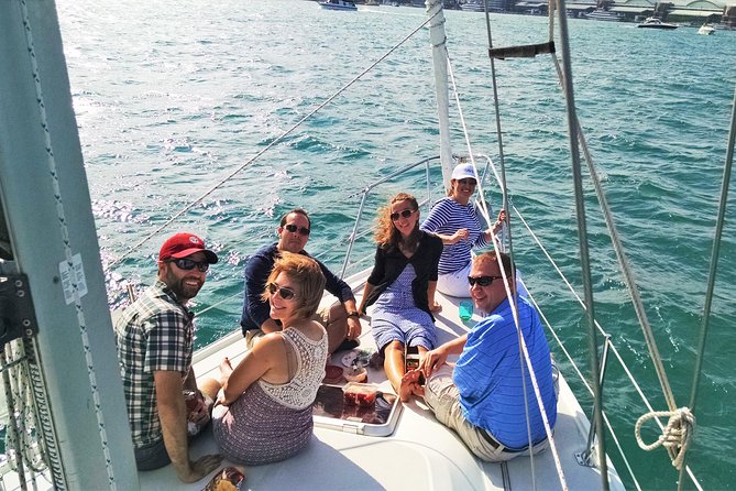 Private Lake Michigan Sailing Charter and Sightseeing Tour of Chicago - Guidelines and Policies